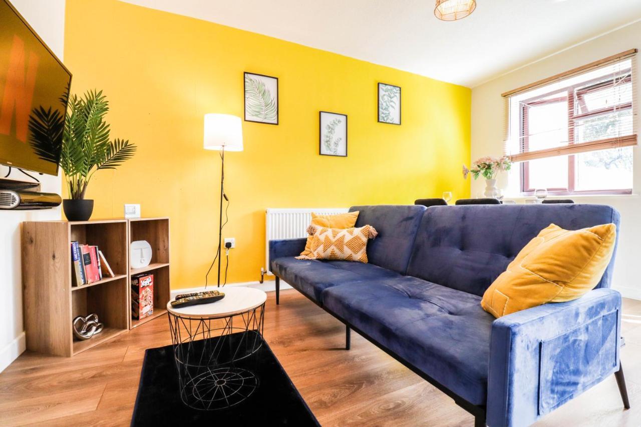 Spacious 1 Bed Flat-Free Parking Hillingdon Buitenkant foto