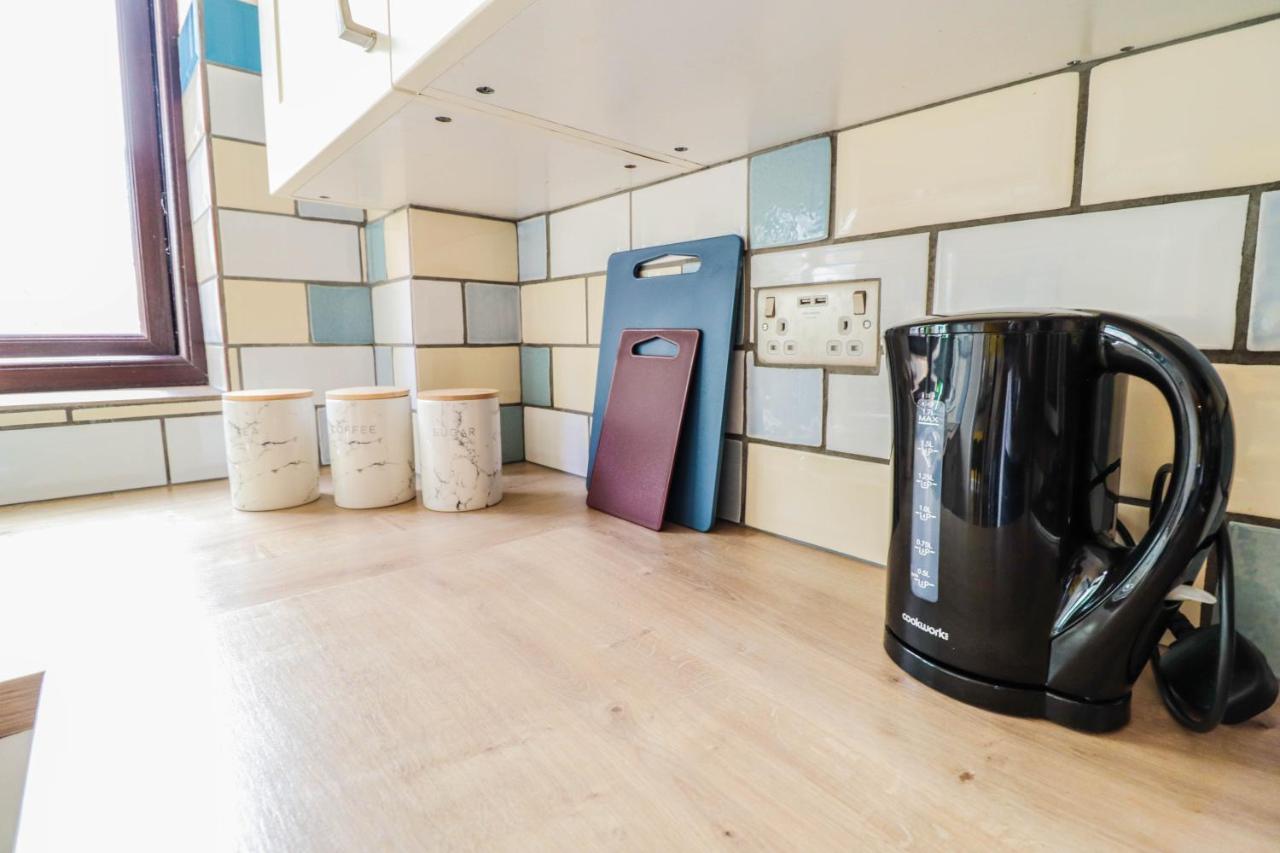 Spacious 1 Bed Flat-Free Parking Hillingdon Buitenkant foto