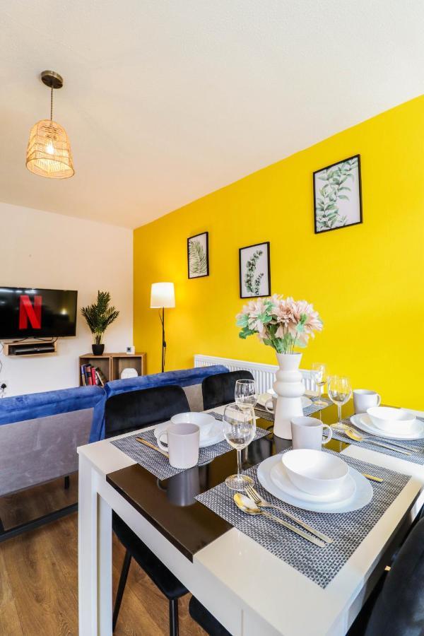Spacious 1 Bed Flat-Free Parking Hillingdon Buitenkant foto