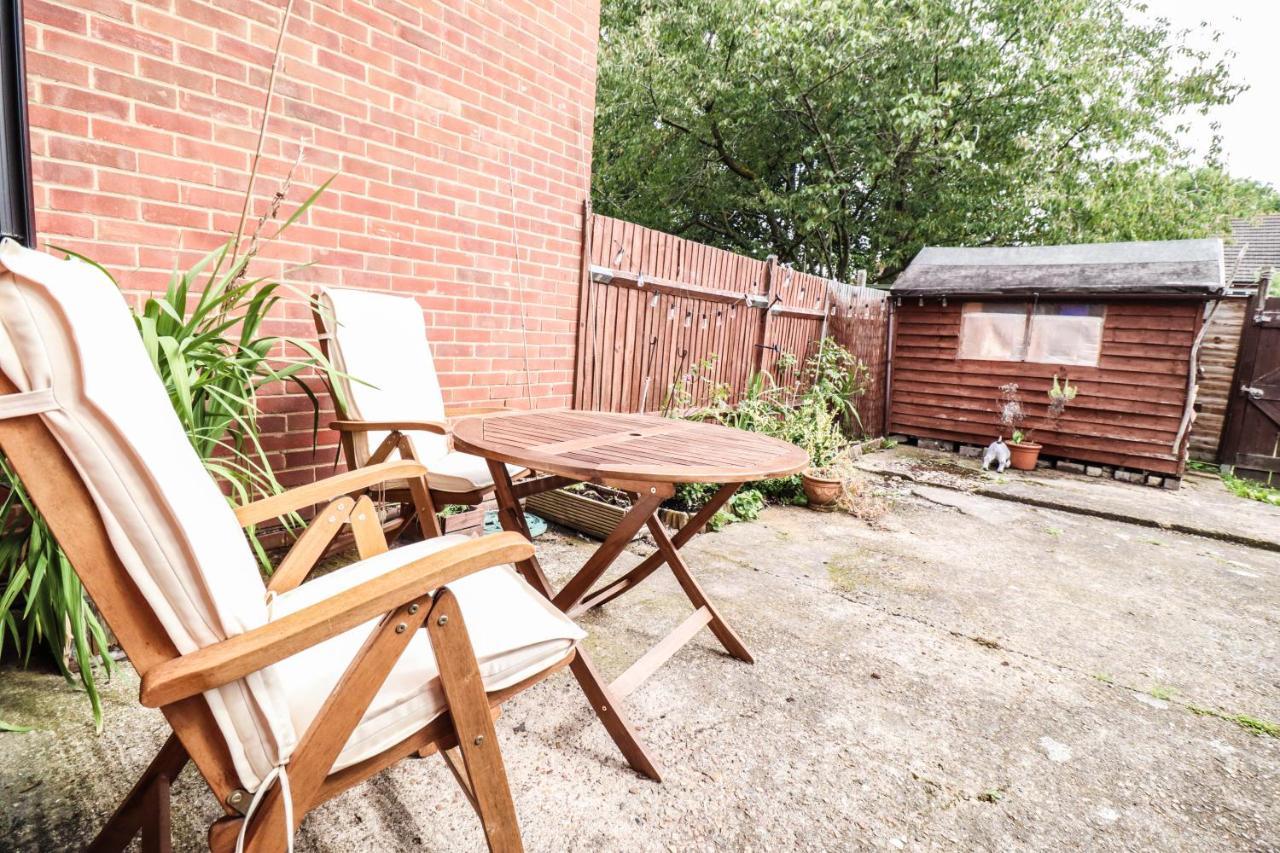 Spacious 1 Bed Flat-Free Parking Hillingdon Buitenkant foto