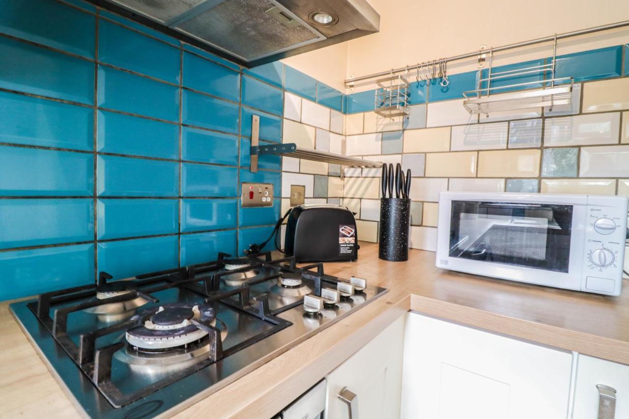 Spacious 1 Bed Flat-Free Parking Hillingdon Buitenkant foto
