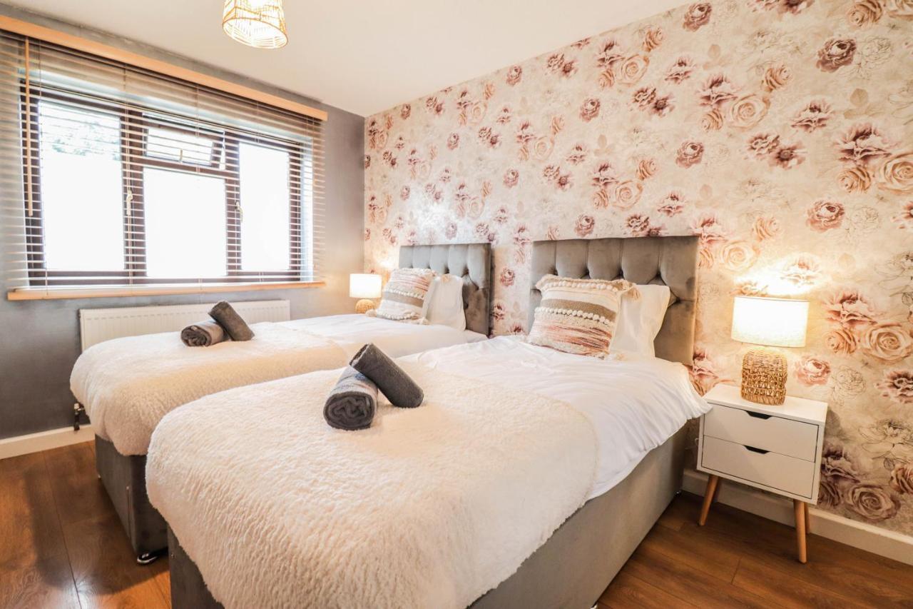 Spacious 1 Bed Flat-Free Parking Hillingdon Buitenkant foto
