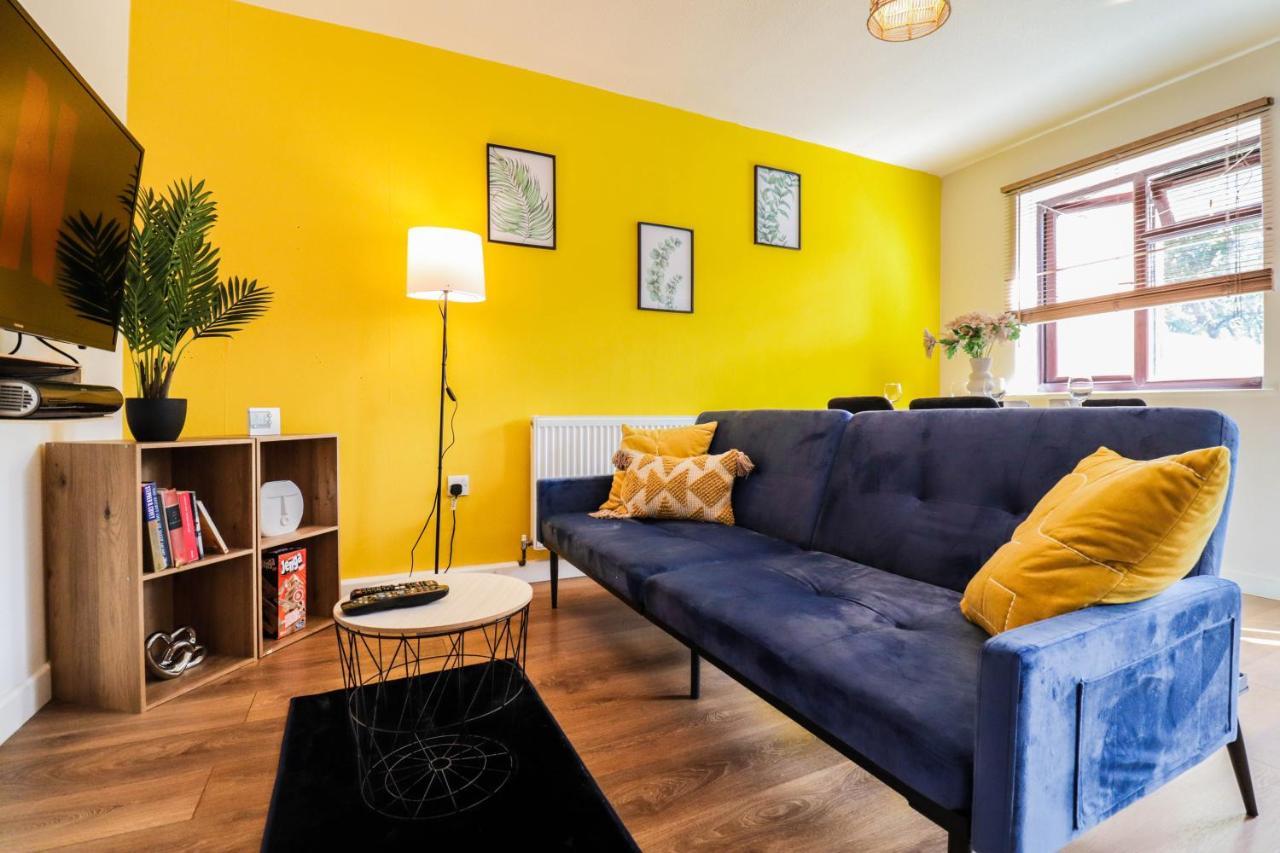 Spacious 1 Bed Flat-Free Parking Hillingdon Buitenkant foto