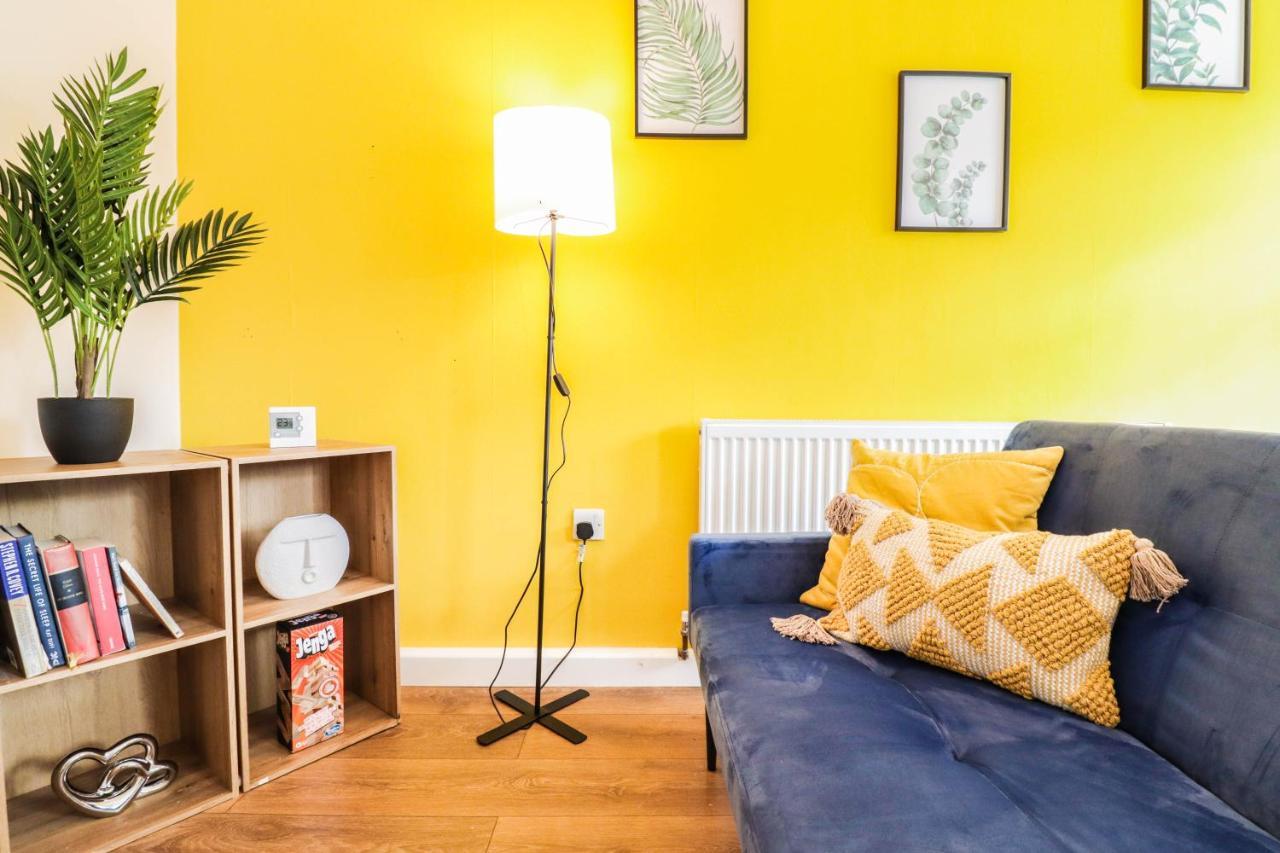 Spacious 1 Bed Flat-Free Parking Hillingdon Buitenkant foto